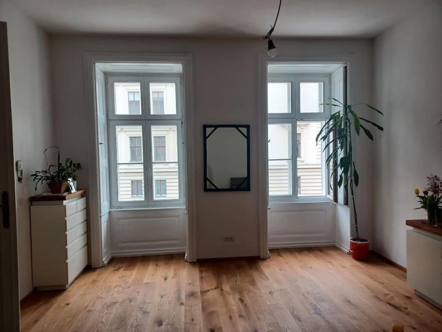 Ferienwohnung Schöne Sehr Zentral 94 QuadratmeterHoche Decke Wien Exterior foto