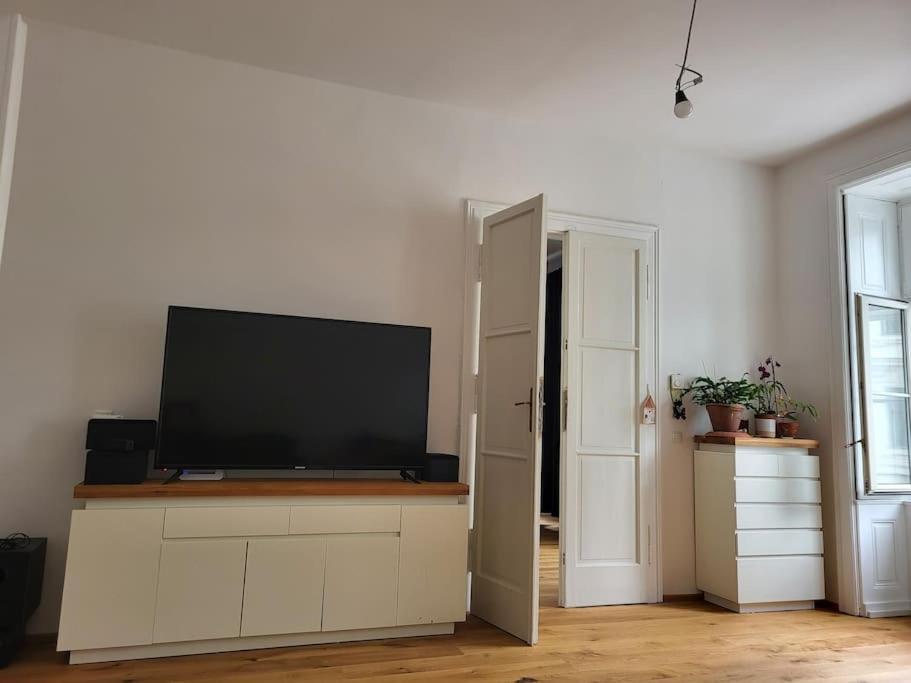 Ferienwohnung Schöne Sehr Zentral 94 QuadratmeterHoche Decke Wien Exterior foto
